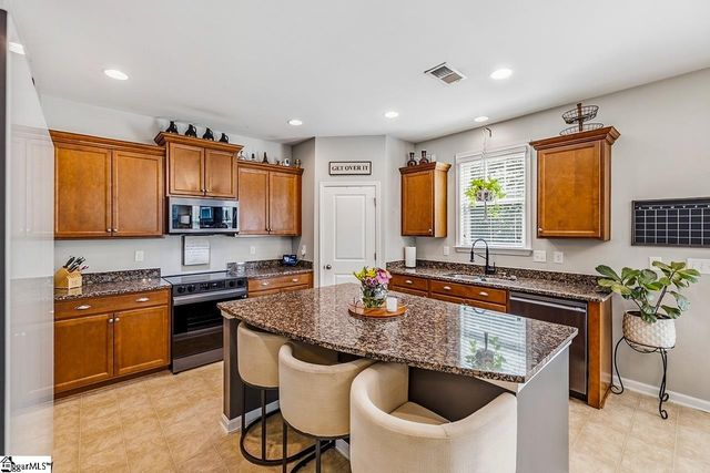235 Castleton Circle, Boiling Springs, SC 29316