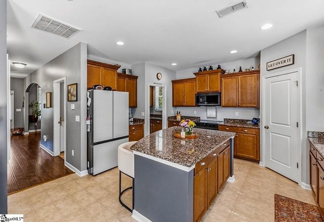 235 Castleton Circle, Boiling Springs, SC 29316