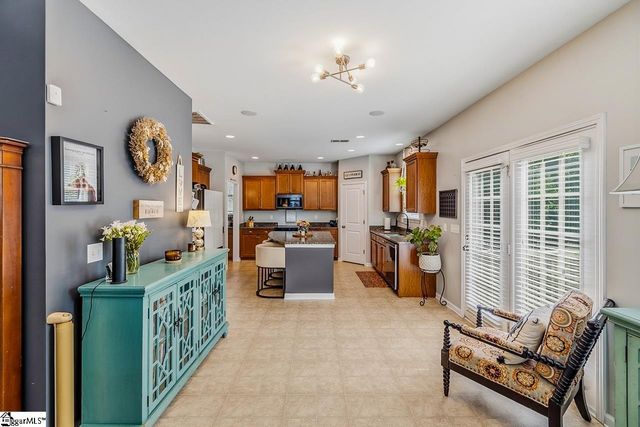 235 Castleton Circle, Boiling Springs, SC 29316