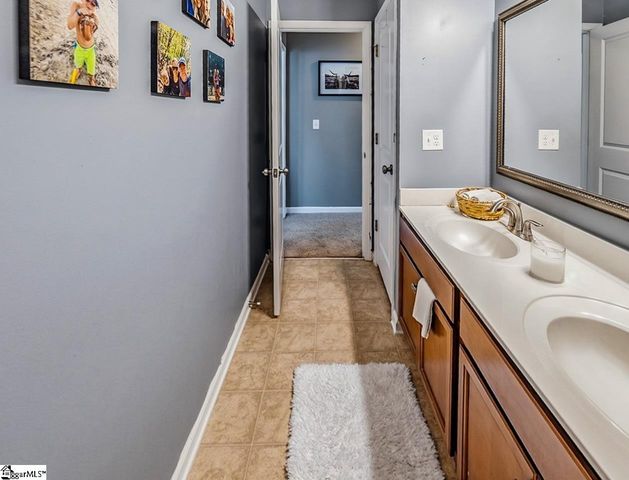 235 Castleton Circle, Boiling Springs, SC 29316