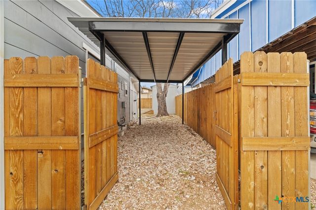 201 Sycamore, Tow, TX 78672