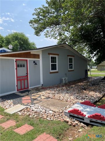 201 Sycamore, Tow, TX 78672