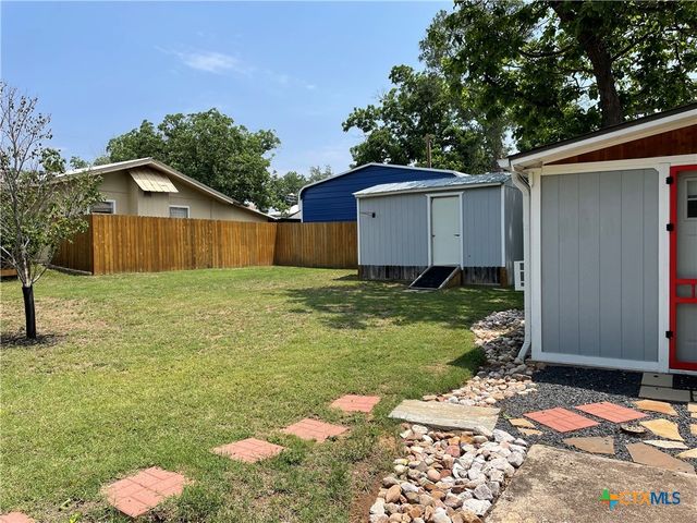 201 Sycamore, Tow, TX 78672