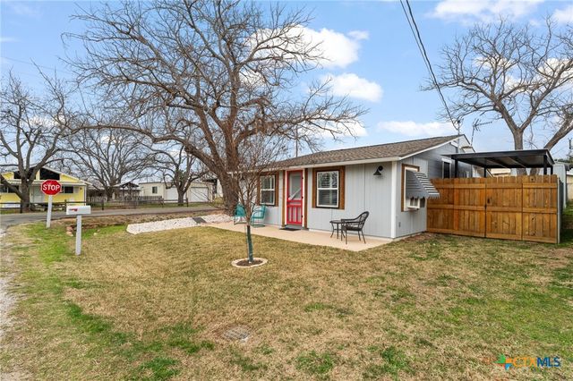 201 Sycamore, Tow, TX 78672