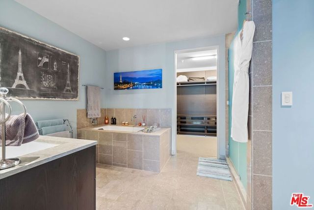 6250 Hollywood Boulevard 12B, Los Angeles, CA 90028