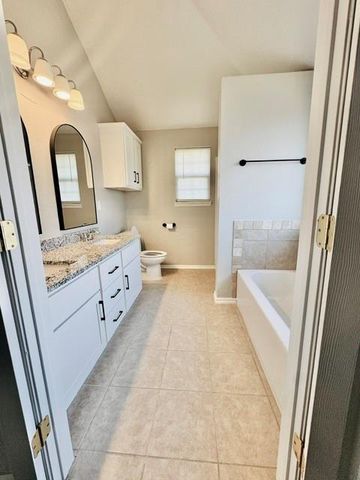 112 W Comanche Avenue, Cashion, OK 73016