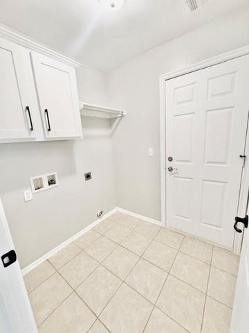 112 W Comanche Avenue, Cashion, OK 73016