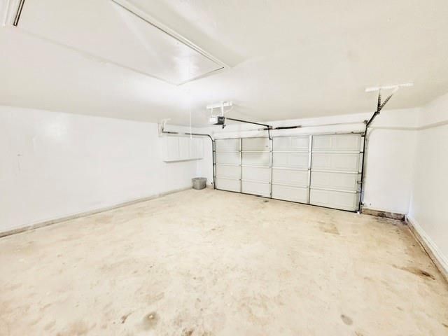 112 W Comanche Avenue, Cashion, OK 73016