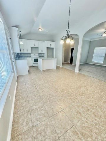112 W Comanche Avenue, Cashion, OK 73016