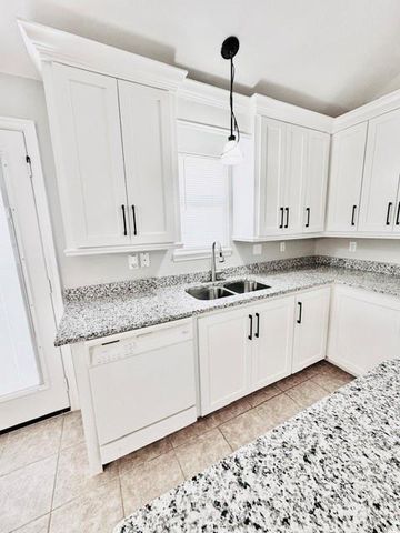112 W Comanche Avenue, Cashion, OK 73016