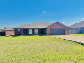 112 W Comanche Avenue, Cashion, OK 73016