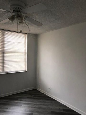 151 SE 6th Avenue 12, Pompano Beach, FL 33060
