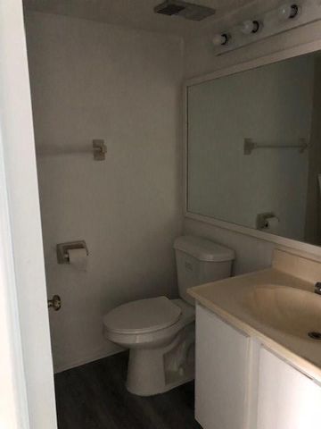 151 SE 6th Avenue 12, Pompano Beach, FL 33060