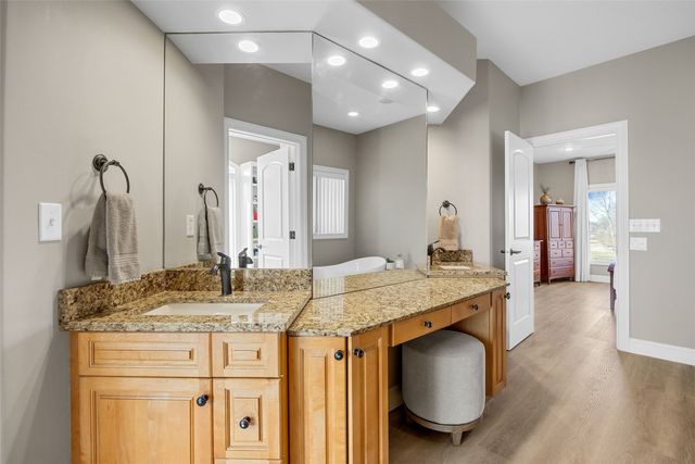 4320 Lucore Road, Marion, IA 52302