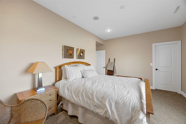 4320 Lucore Road, Marion, IA 52302