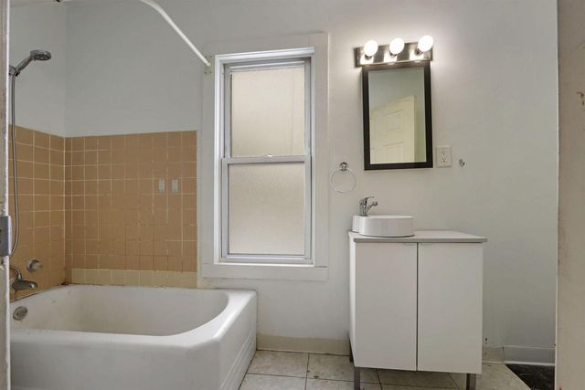 2612 Roosevelt ROAD, Kenosha, WI 53143