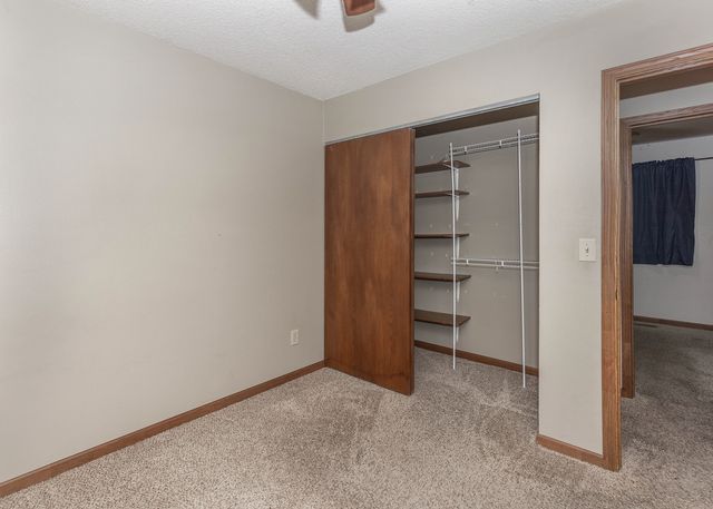 2410 W 58th Street, Davenport, IA 52806