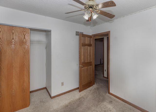 2410 W 58th Street, Davenport, IA 52806