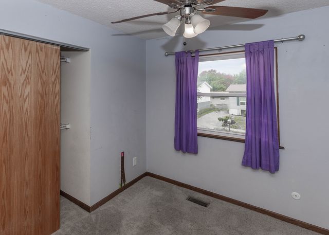 2410 W 58th Street, Davenport, IA 52806