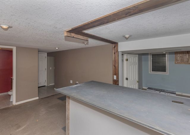 2410 W 58th Street, Davenport, IA 52806