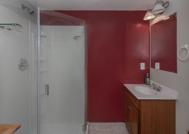 2410 W 58th Street, Davenport, IA 52806