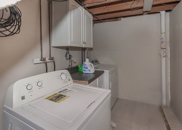 2410 W 58th Street, Davenport, IA 52806
