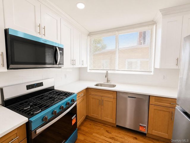 2887 Lamport Place, Bronx, NY 10465