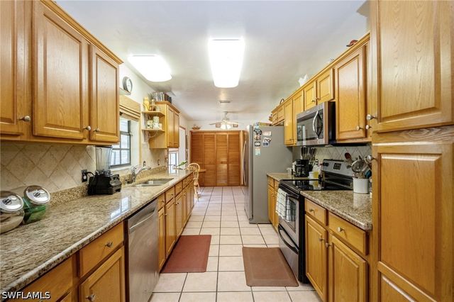 2210 19th ST SW, Naples, FL 34117