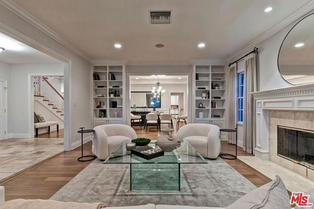 4135 Nagle Avenue, Los Angeles, CA 91423