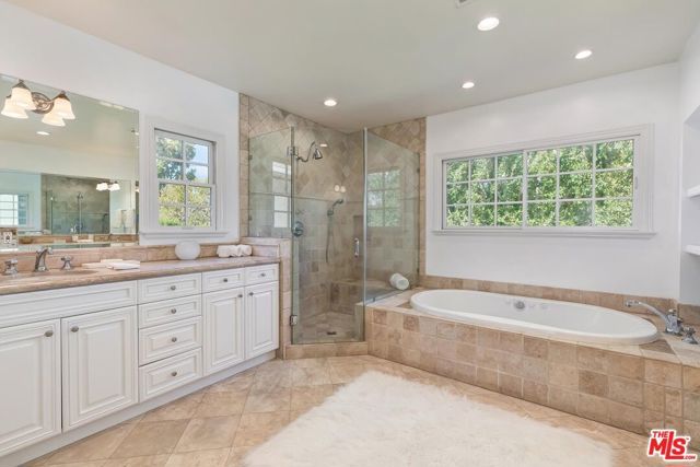 4135 Nagle Avenue, Los Angeles, CA 91423