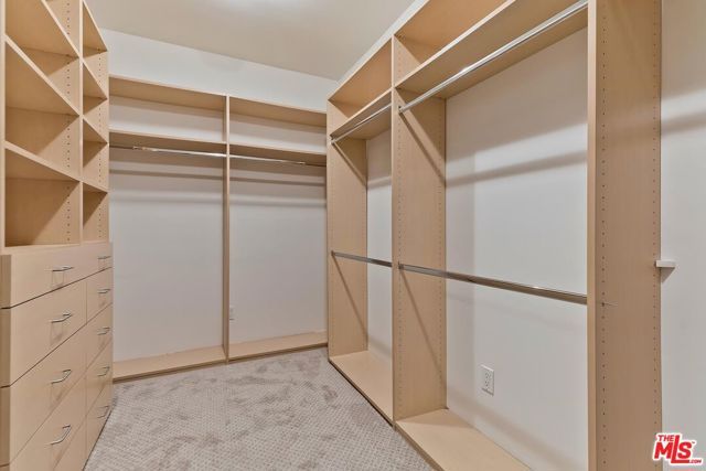 4135 Nagle Avenue, Los Angeles, CA 91423