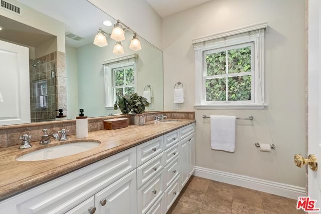 4135 Nagle Avenue, Los Angeles, CA 91423