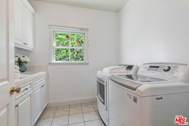 4135 Nagle Avenue, Los Angeles, CA 91423