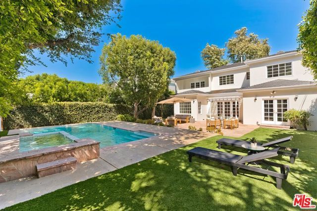4135 Nagle Avenue, Los Angeles, CA 91423