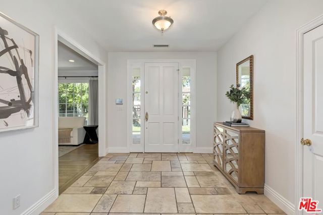 4135 Nagle Avenue, Los Angeles, CA 91423