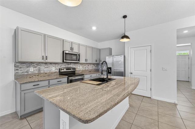 136 MANGROVE SHADE CIRCLE, Apollo Beach, FL 33572