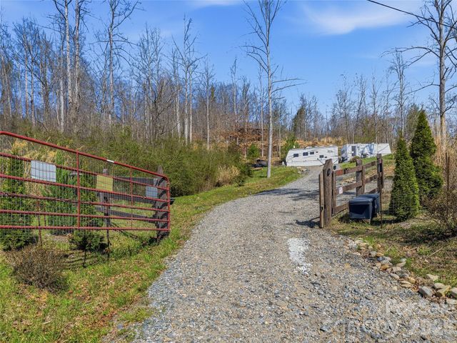 182 Whittemore Branch Road, Barnardsville, NC 28709