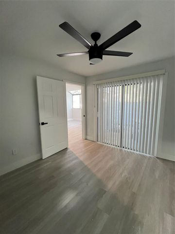 2033 Winners Circle, North Lauderdale, FL 33068