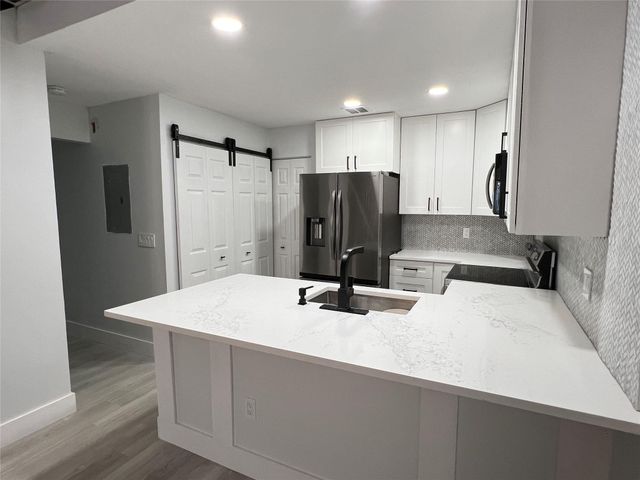 2033 Winners Circle, North Lauderdale, FL 33068