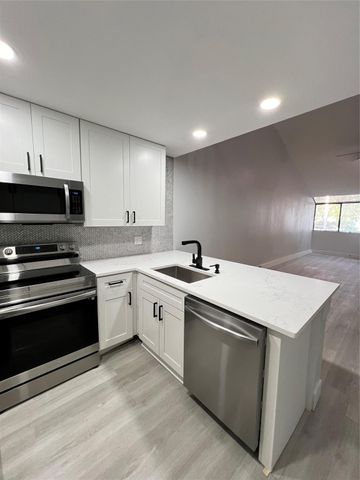 2033 Winners Circle, North Lauderdale, FL 33068