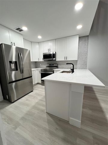 2033 Winners Circle, North Lauderdale, FL 33068