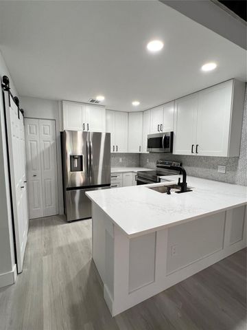 2033 Winners Circle, North Lauderdale, FL 33068