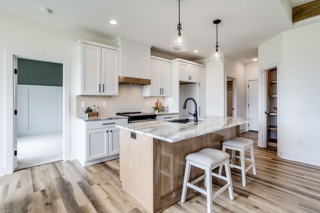 3347 S Linden Ct, Wichita, KS 67210