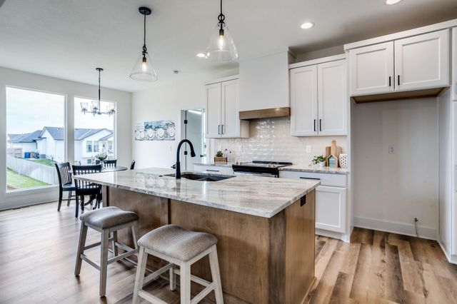 3347 S Linden Ct, Wichita, KS 67210