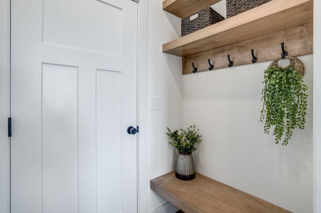 3347 S Linden Ct, Wichita, KS 67210