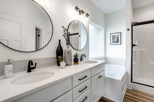 3347 S Linden Ct, Wichita, KS 67210