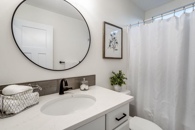 3347 S Linden Ct, Wichita, KS 67210