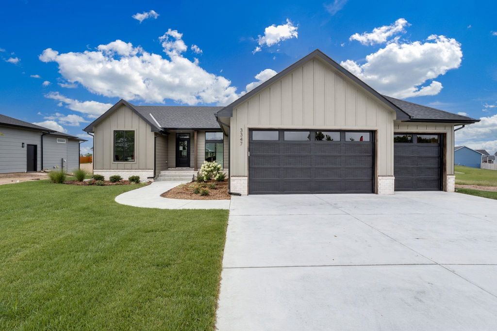 3347 S Linden Ct, Wichita, KS 67210