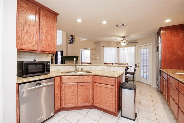 7409 Lake Buchanan Ct, Corpus Christi, TX 78413