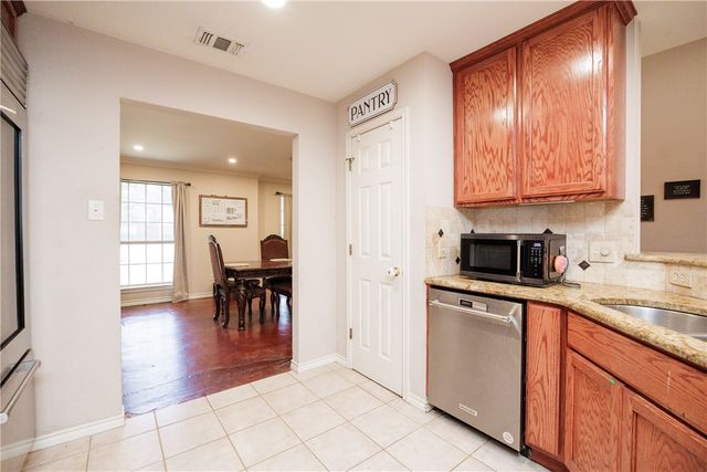 7409 Lake Buchanan Ct, Corpus Christi, TX 78413